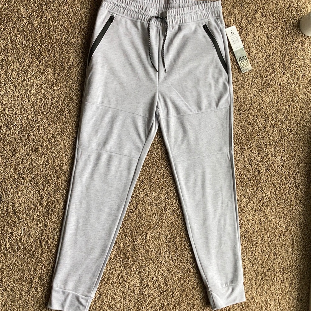 ⭐️BRAND NEW⭐️SouthPole fleece jogger zip-pockets